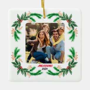 Ornamento De Cerâmica Foto personalizada da família com a Holly Border