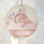 Ornamento De Cerâmica Foto Personalizada De Bebê, Dourada E Rosa, Da Men<br><div class="desc">Este adorno elegante é uma forma excelente de mostrar sua foto favorita da nova menina da família. Substitua facilmente a foto da amostra pela sua, e personalize-a adicionando o nome do bebê em um script branco de escrita manual sobre pinceladas de cor-de-rosa pincelada e pinceladas de folha de ouro falsas....</div>