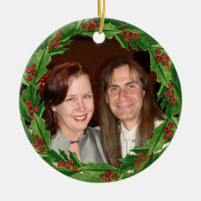 Ornamento De Cerâmica Foto personalizada de Natal Holly Wreath (Frente)