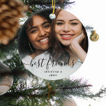 Ornamento De Cerâmica Foto personalizada dos melhores amigos do script d<br><div class="desc">Deixe sua melhor saber o quanto ela significa para você com este adorável ornamento de melhores amigos. Apresentando sua foto favorita de vocês dois com uma camada esmaecida branca na base, melhores amigos na letra de script de caligrafia manuscrita, e seus nomes com um coração negro giro no meio (por...</div>