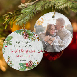 Ornamento De Cerâmica Foto Personalizada Rustic Holly Pine Newlyweds De 