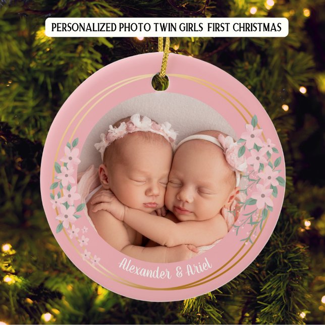Ornamento De Cerâmica Foto Personalizada Twin Girls Primeiro Natal (Criador carregado)
