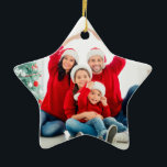 Ornamento De Cerâmica Foto verde diversão moderna da família de Natal<br><div class="desc">Brincadeira verde e brilhante diversão moderna 1 foto A família de Natal é tudo um ornamento brilhante</div>