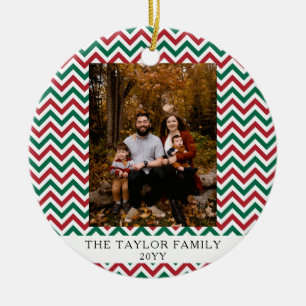 Ornamento De Cerâmica Fotos Pessoais de Natal em Chevron Vermelho e Verd