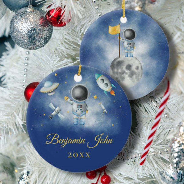 Ornamento De Cerâmica Garoto Dourado Galáxia Lua Estrelas foguete OVNI (Criador carregado)