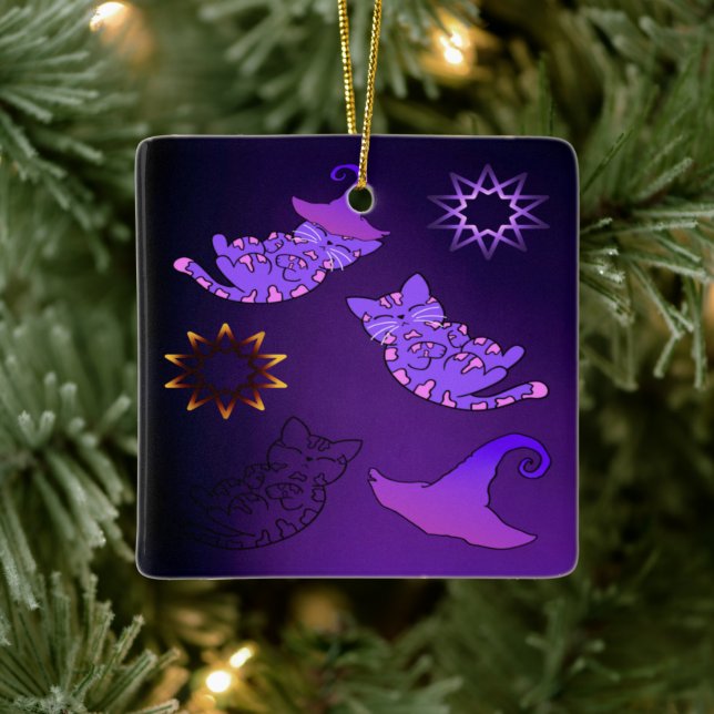 Ornamento De Cerâmica Gatinhos Roxos com Chapéus e Estrelas de Bruxas (Árvore)