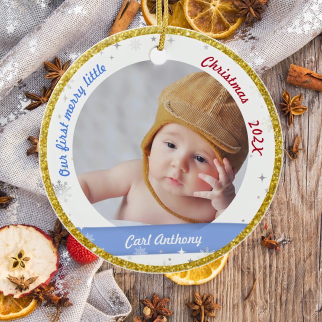 Ornamento De Cerâmica Gêmeos Meninos Fotos da Primeira Feliz Pequeno Nat (Modern Elegant Cute Our First Merry Little Christmas Twin Baby Boys 2 Photos Snowflakes Golden Frame)