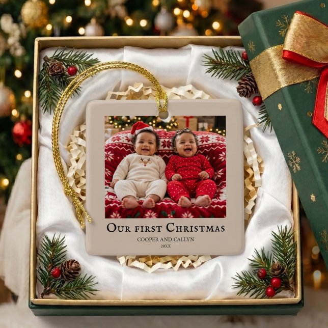 Ornamento De Cerâmica Gêmeos Primeiro Natal foto de bebê Bege (Criador carregado)