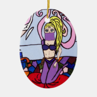 ORNAMENTO DE CERÂMICA GÉNIOS EM UMA GARRAFA