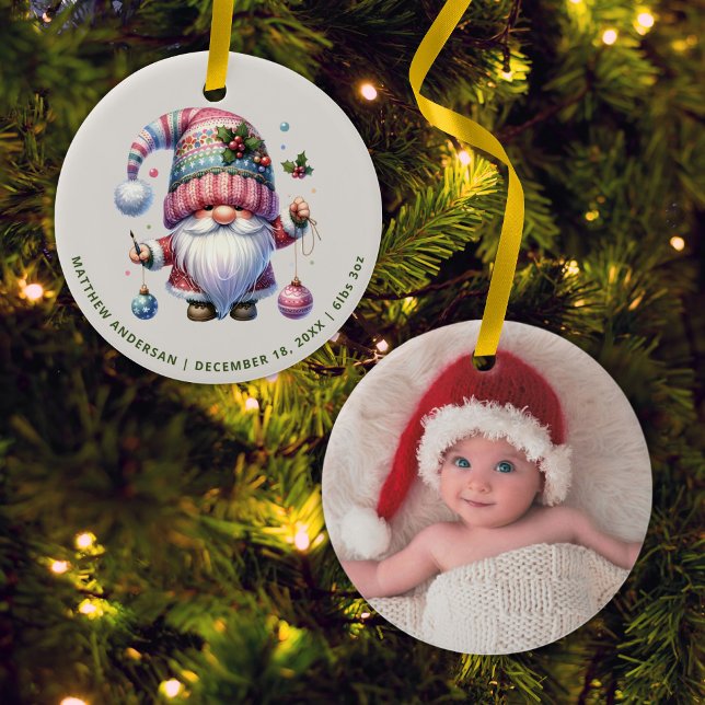 Ornamento De Cerâmica Gnomo Bonito Primeiro Natal Nova Foto De Bebê (Cute Gnome First Christmas New Baby Photo Ceramic Ornament)