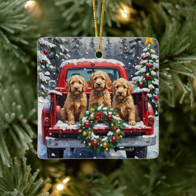 Ornamento De Cerâmica Goldendoodle Christmas Red Truck Holiday (Árvore)