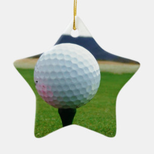 Ornamento De Cerâmica Golf Ball em um campo de golfe na montanha