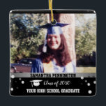 Ornamento De Cerâmica Graduação - Uma Foto Confetti Keepsaoket<br><div class="desc">A graduação mantém um enfeite fotográfico. Impresso do mesmo lado. Basta carregar sua própria foto e todo texto é ajustável. presente de excelente para todos os membros da família e amigos.</div>