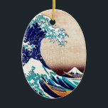 Ornamento De Cerâmica Grande onda fora do impressão de Woodblock do<br><div class="desc">Katsushika Hokusai a grande onda fora de Kanagawa (1830) A grande onda fora de Kanagawa, igualmente conhecido como a grande onda ou simplesmente a onda, é um impressão do ukiyo-e pelo artista japonês Hokusai, publicado algum dia entre 1830 e 1833 no final do período de Edo porque o primeiro impressão...</div>