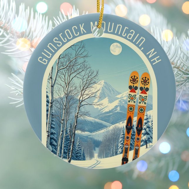 Ornamento De Cerâmica Gunstock Mountain New Hampshire ski souvenir  (Criador carregado)