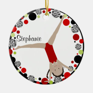 Ornamento De Cerâmica Gymnast do cabelo escuro vermelho, preto & verde