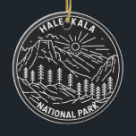 Ornamento De Cerâmica Haleakala National Park Hawaii Vintage Monoline<br><div class="desc">Design de monolina Haleakala. O parque é batizado de Haleakalā,  um vulcão latente dentro de seus limites.</div>