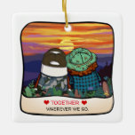 Ornamento De Cerâmica Happy Camper Life Cote Cote Cote Definição de Cóta<br><div class="desc">Você é uma vida feliz de amante de camper e se orgulha de seu trailer, barraca. . . . . . Às vezes, você está ansioso para expressar esses sentimentos especiais, mas é difícil encontrar as palavras certas de amor, carinho e amizade. . . . . . Esta modelo facilita...</div>