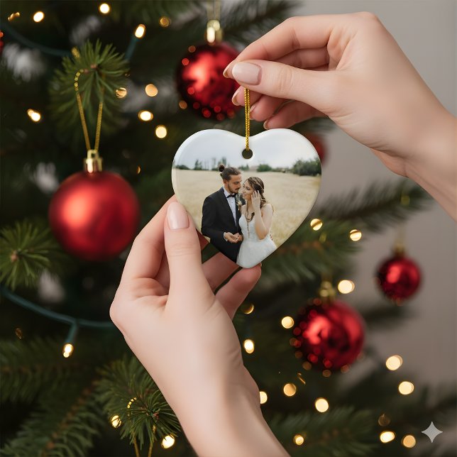 Ornamento De Cerâmica Heart First Christmas Ornament | Newlywed Photo  (Criador carregado)