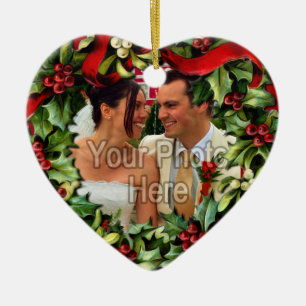 Ornamento De Cerâmica Holly Wreath Heart Foto Personalizada Ornament