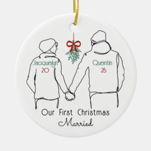 Ornamento De Cerâmica Hoodie Casal Primeiro Natal Casado