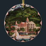 Ornamento De Cerâmica Hotel Real Hawaiian<br><div class="desc">Vintage image of The Royal Hawaiian Hotel em Honolulu em cores brilhantes e vívidas.</div>