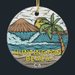 Ornamento De Cerâmica Huntington Beach California Vintage<br><div class="desc">Huntington Beach desenhou uma ilustração com montanhas e ondas oceânicas ao fundo. Perfeito para quem ama visitar a praia de Huntington.</div>
