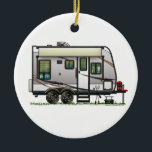 Ornamento De Cerâmica Jayco Trailer RV feliz camper<br><div class="desc">Jayco Trailer RV feliz arte de camper é tão bonita quanto pode ser. Você nunca viu nada parecido. Uma criação feliz da imaginação do garotinho vivendo dentro um artista com mais de 70 anos. Deixe-o sair e brincar, incluindo seus campers divertidos na decoração da sala de sua casa com uma...</div>