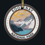 Ornamento De Cerâmica Kootenay National Park Canadá Viagem Crachá<br><div class="desc">Design de arte vetorial do Parque Nacional de Kootenay. O Parque faz parte do maior Patrimônio Mundial das Montanhas Rochosas do Canadá,  que inclui o Parque Nacional de Banff e o Parque Nacional de Jasper.</div>