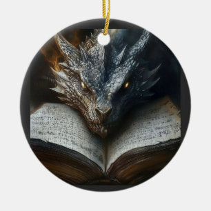 Ornamento De Cerâmica Leitura do Dragão Místico de Livros Antigos cartão