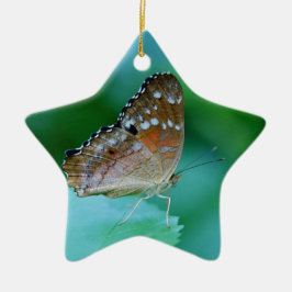 Ornamento De Cerâmica Linda Borboleta Danaus Plexippus na Folha.