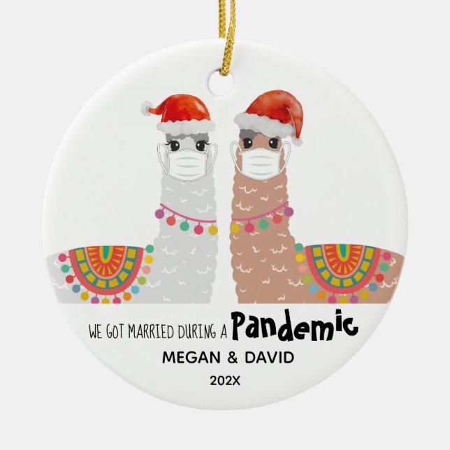 Ornamento De Cerâmica Llama Primeiro Pandêmico Casado Engraçado Santa Ha (Frente)