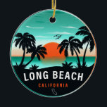 Ornamento De Cerâmica Long Beach California Retro Sunset Souvenirs 80s<br><div class="desc">Long Beach California Retro Sunset Souvenirs 80s. Long Beach California. Este design de retrô faz um Natal excelente ou presente de aniversário para fãs de Long Beach. O retroverão vibes design é um presente perfeito para amantes de viagem e fãs de destinos tropicais.</div>