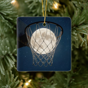 Ornamento De Cerâmica Lua Cheia de Natal em uma Rede de Basquete