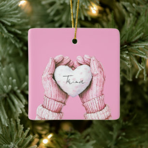 Ornamento De Cerâmica Luvas de Inverno Rosa Feminina com Coração Branco