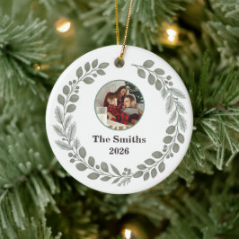 Ornamento De Cerâmica Luxo Silencioso Família Verde Sage Foto Natal