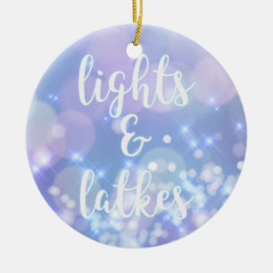 Ornamento De Cerâmica Luzes & Latkes - Sparkles Hanukkah feliz do azul