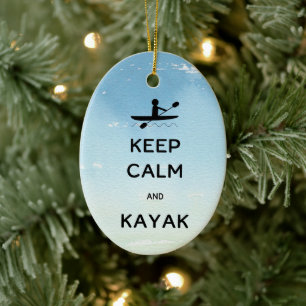 Ornamento De Cerâmica Manter Calmo e Kayak com Data do Nome