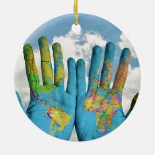 Ornamento De Cerâmica Mapa Mundial Colorido em Mãos, Foto de Arte