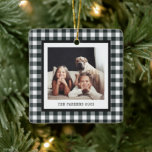 Ornamento De Cerâmica Máquina de Digitalização Moderna | Duas fotos em B<br><div class="desc">Esta placa simples e na moda apresenta seu nome, ano ou qualquer outra frase pessoal em texto de máquina de escrever, com duas de suas fotos pessoais favoritas. O fundo é decorado com um padrão de gingham preto. Você pode facilmente mudar o texto para torná-lo especial para uma avó ou...</div>
