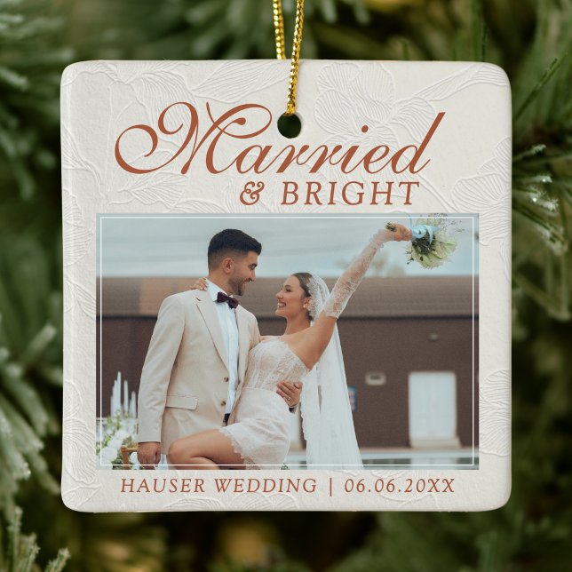 Ornamento De Cerâmica Married and Bright Photo Keepsake Wedding (Capture the love from your wedding day with this Married and Bright Photo Keepsake Wedding Ornament!)