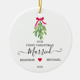 Ornamento De Cerâmica Married First Christmas Mistletoe Holiday