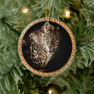 Ornamento De Cerâmica marrom amarelado leopardo manchado que olha o