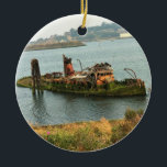 Ornamento De Cerâmica Mary D. Hume, Dourada Beach, Oregon<br><div class="desc">A Mary D. Hume foi construída em 1881 em Dourada Beach, Oregon, por um pioneiro chamado R. D. Hume. Ele o nomeou depois de sua esposa e ele foi usado originalmente para sua indústria de caneta. O navio a vapor também foi usado como rebocador, baleeiro e cargueiro costeiro por um...</div>