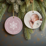 Ornamento De Cerâmica Mauve Winter Snowflake Primeira Foto De Natal<br><div class="desc">O ornamento de feriado cerâmico personalizado com a foto do seu bebê e o texto personalizado "Meu Primeiro Natal". Este simples design de Natal moderno apresenta um floco de neve branco sobre um fundo rosa empoeirado. Use as ferramentas de design para escolher qualquer cor de fundo, editar fontes e cores...</div>