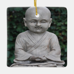 Ornamento De Cerâmica Meditando foto da estátua de Buda