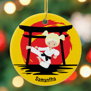 Ornamento De Cerâmica Menina de Karate fofa personalizável nome natal