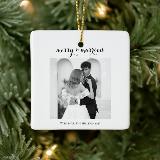 Ornamento De Cerâmica Merry & Married - Personalized Newlywed Christmas  (Árvore)