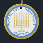 Ornamento De Cerâmica Minha Foto Azul de Hanukkah, 1rua, Personalizada<br><div class="desc">Personalize este adorável ornamento de HANUKKAH, de 11 RUAS, azul e ouro, por uma espécie de guarnição. Carregue a foto do seu bebê de um lado e adicione o nome do bebê e o ano do outro. As tradicionais cores azul e dourada do Hanukkah são destacadas por um simples tom...</div>