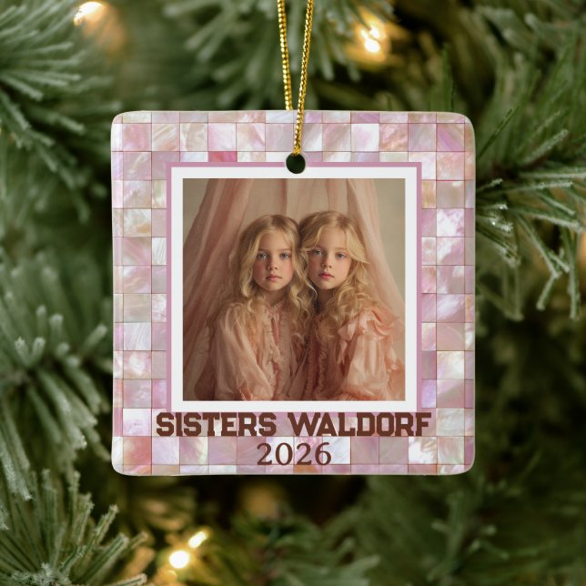 Ornamento De Cerâmica Modern Pink Photo | Sisters Christmas Ornament (Árvore)